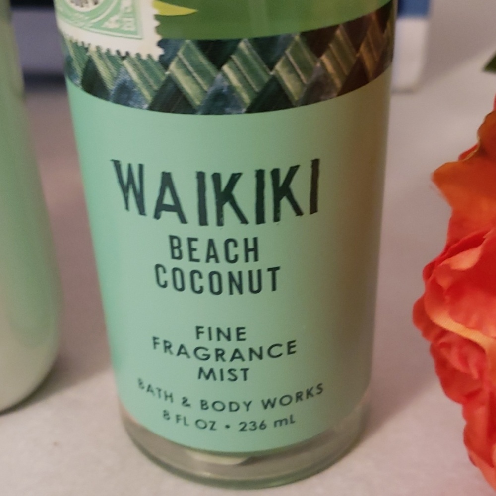 🏷sale.New! Bath & Body Works spray & lotion set - Picture 3 of 5